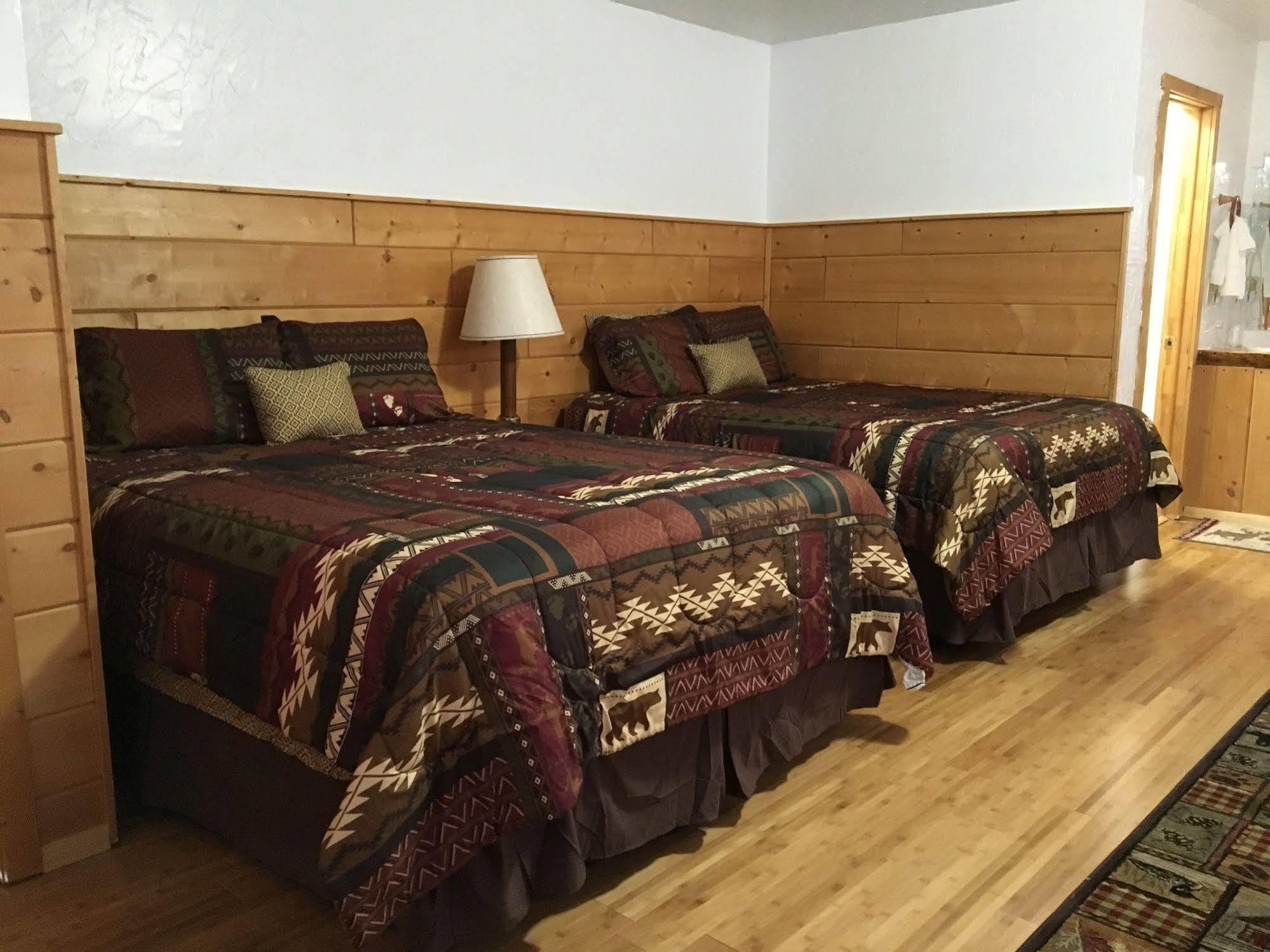Chinook Winds Motel Дубойз Екстер'єр фото